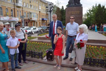 «Увы! куда ни брошу взор - везде бичи, везде железы...»: в Ростове-на-Дону полиция попыталась запретить читать стихи Пушкина в День русского языка