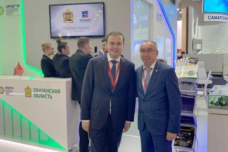 Делегация КПРФ начала работу на Петербургском международном экономическом форуме