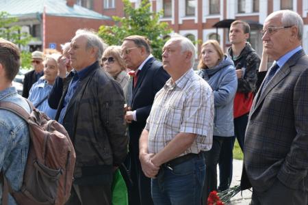 Доску памяти видного советского руководителя Александра Филатова открыли в Новосибирске