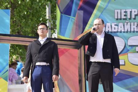 Владимир Поздняков приветствовал участников фестиваля «Во глубине сибирских руд…»