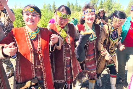 Республика Якутия (Саха). Виктор Губарев поздравил эвенков с праздником Бакалдын