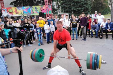 Челябинская область. Силачи-комсомольцы показывают класс!