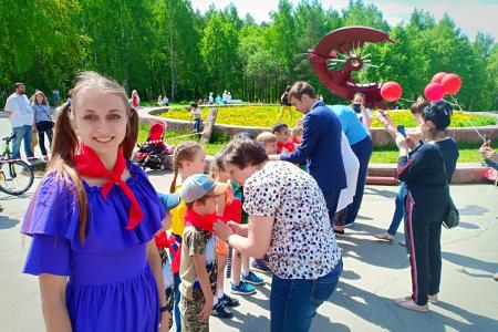 «Надежда России» и Свердловский обком КПРФ провели праздничное мероприятие в День защиты детей