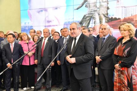 «Служить народу, бороться за правду!». В Госдуме открылась выставка, посвященная 75-летию Г.А. Зюганова