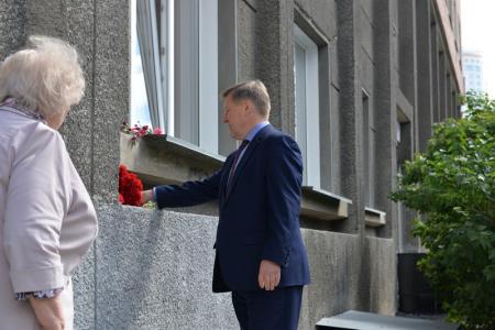 Доску памяти видного советского руководителя Александра Филатова открыли в Новосибирске