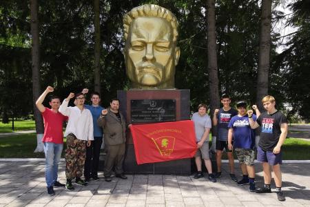 Калининградские комсомольцы совершили увлекательный пеший поход в священное место прусских племен