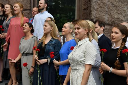 Г.А. Зюганов принял участие в открытии мемориальной доски, посвященной Л.Г. Зыкиной