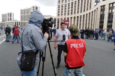 Участники митинга в Москве "Справедливость для всех" поддержали борьбу газеты "Тульская правда" за свободу слова в Тульской области