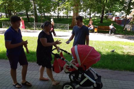 Белгородские комсомольцы отметили День русского языка традиционной акцией «Стихи в кармане»