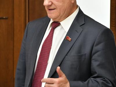 Г.А. Зюганов наградил команду КПРФ - серебряных призеров чемпионата России по мини-футболу