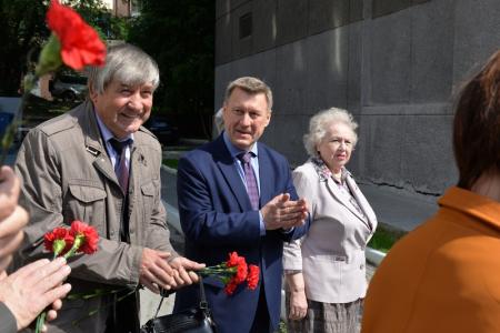 Доску памяти видного советского руководителя Александра Филатова открыли в Новосибирске