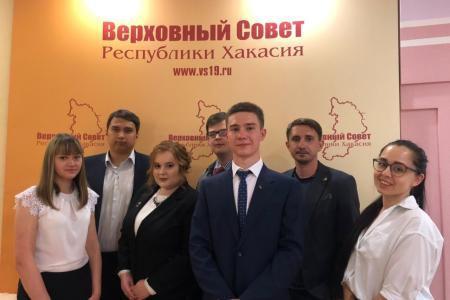 Коммунист стал главой молодежного парламента Хакасии