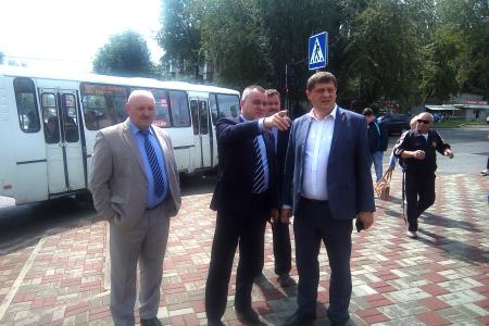 Руководители фракций КПРФ в Заксобрании и Гордуме провели рейд по улицам города Кирова
