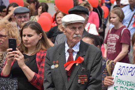 Глава КЧР Рашид Темрезов отказался встречаться с депутатами Госдумы от КПРФ