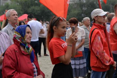 Новосибирск. Анатолий Локоть провел первую дворовую встречу с избирателями
