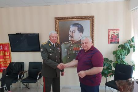 К.К. Тайсаев на заседании предвыборного штаба поздравил В.И. Соболева с успешной регистрацией кандидатом на пост губернатора Ставропольского края