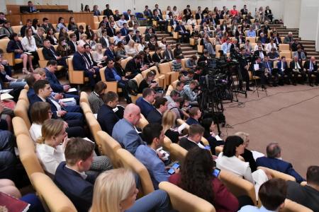 Г.А. Зюганов на парламентских слушаниях в Госдуме: Мы оказались под многослойным колпаком!
