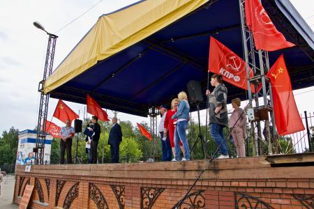 Пермский край. При поддержке КПРФ проведен митинг против закрытия коррекционной школы в Кунгуре