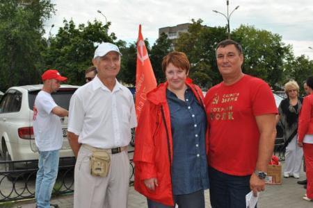 Коммунисты Советского и Автозаводского района вышли на улицы Нижнего Новгорода в поддержку Павла Грудинина