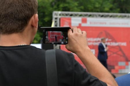 Новосибирск. Анатолий Локоть провел первую дворовую встречу с избирателями