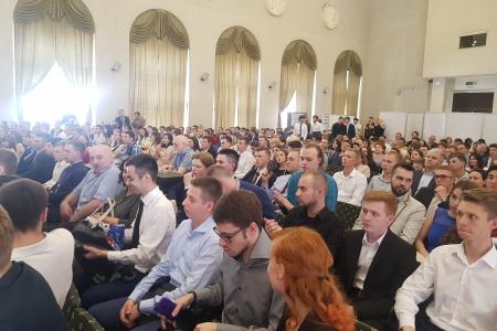 Казбек Тайсаев вручил дипломы выпускникам МАДИ и поздравил избранного на должность ректора Алексей Солнцева с победой на выборах