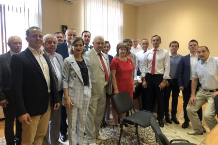 Фракция КПРФ в Заксобрании Кировской области покинула зал пленарных заседаний ОЗС в знак протеста против узурпации власти