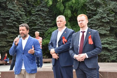 Глава КЧР Рашид Темрезов отказался встречаться с депутатами Госдумы от КПРФ
