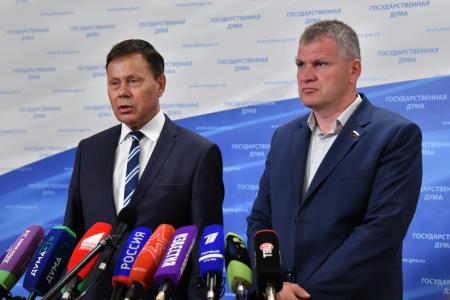 Н.В. Арефьев и А.В. Куринный выступили перед журналистами в Госдуме