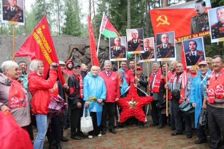 Коммунисты Псковской области приняли участие в 60-м Кургане Дружбы