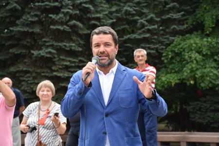 Глава КЧР Рашид Темрезов отказался встречаться с депутатами Госдумы от КПРФ