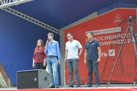 «Время показало»: Мэр Новосибирска Анатолий Локоть встретился с избирателями Первомайского района