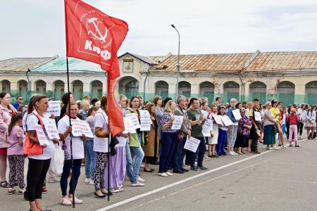 Пермский край. При поддержке КПРФ проведен митинг против закрытия коррекционной школы в Кунгуре