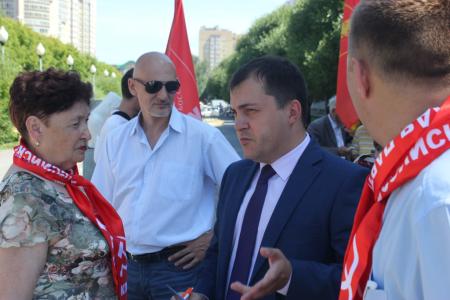 В Тюмени состоялся митинг в рамках всероссийской акции протеста под лозунгами: «За справедливость и права граждан, в поддержку П.Н. Грудинина»