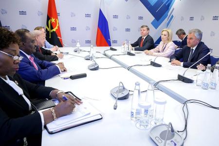 Г.А. Зюганов принял участие во Втором международном форуме парламентаризма