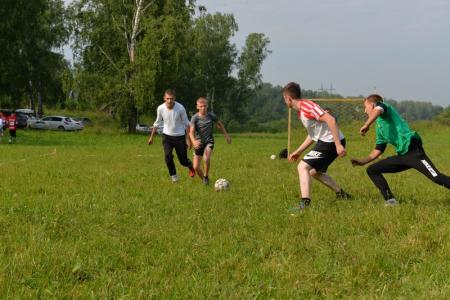 Новосибирские коммунисты провели традиционную летнюю Спартакиаду