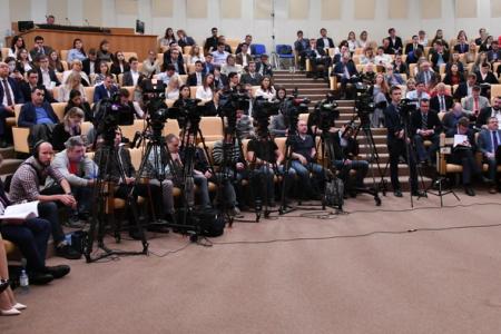 Г.А. Зюганов на парламентских слушаниях в Госдуме: Мы оказались под многослойным колпаком!