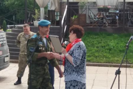 Депутаты-коммунисты поздравили участников локальных конфликтов города Тюмени с десятилетием образования организации