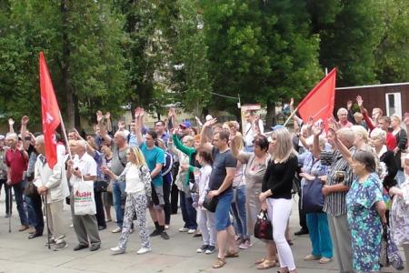 Коммунисты Саратовской области провели серию протестных акций в защиту Павла Грудинина и совхоза имени Ленина