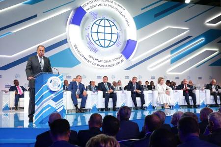 Г.А. Зюганов принял участие во Втором международном форуме парламентаризма