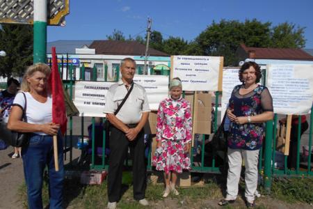 Коммунисты Саратовской области провели серию протестных акций в защиту Павла Грудинина и совхоза имени Ленина