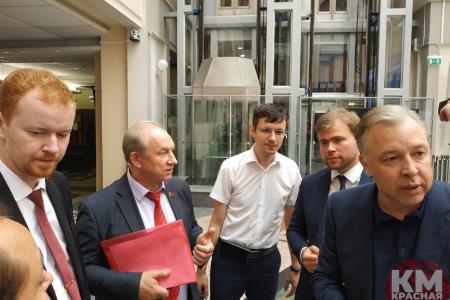 Председатель центризбиркома Памфилова на встрече с кандидатами КПРФ пообещала разобраться с жалобами на московский избирком