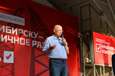 Новосибирск. Анатолий Локоть продолжает встречаться с избирателями