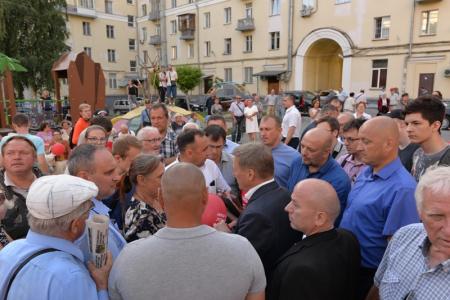Выборы в Новосибирске: Анатолий Локоть ответил на вопросы избирателей в Железнодорожном районе 