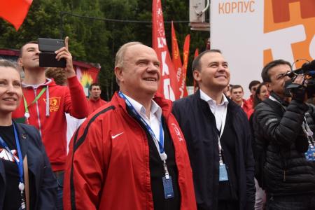 «Обновленный социализм стучится в ваши двери и души»