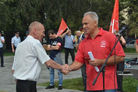 «Власть издевается над народом!»: митинг в Ростове-на-Дону