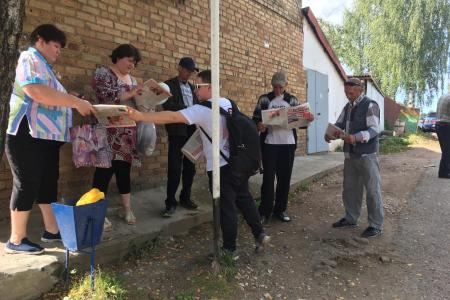 Агитационные бригады Нины Останиной продолжают работу в Новгородской области