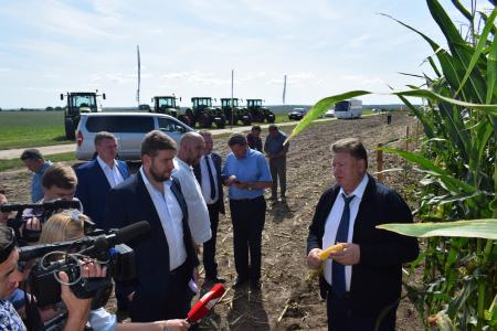 В битве за урожай: Владимир Кашин посетил подмосковный городской округ Луховицы