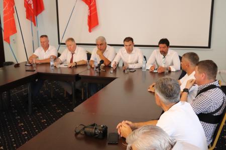 Ю.В. Афонин на встрече в Севастополе: Коммунисты города-героя идут на выборы в Заксобрание сильной энергичной командой!