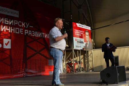 Новосибирск. Анатолий Локоть продолжает встречаться с избирателями