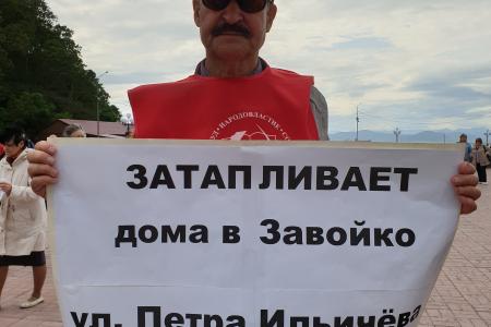 Коммунисты Камчатки вышли на пикеты под лозунгом «За честные и чистые выборы! За достойную жизнь жителей Камчатки!»